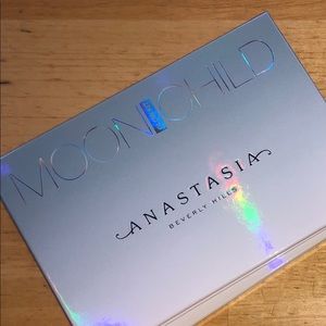 Anastasia Beverly Hills MoonChild Glow Kit